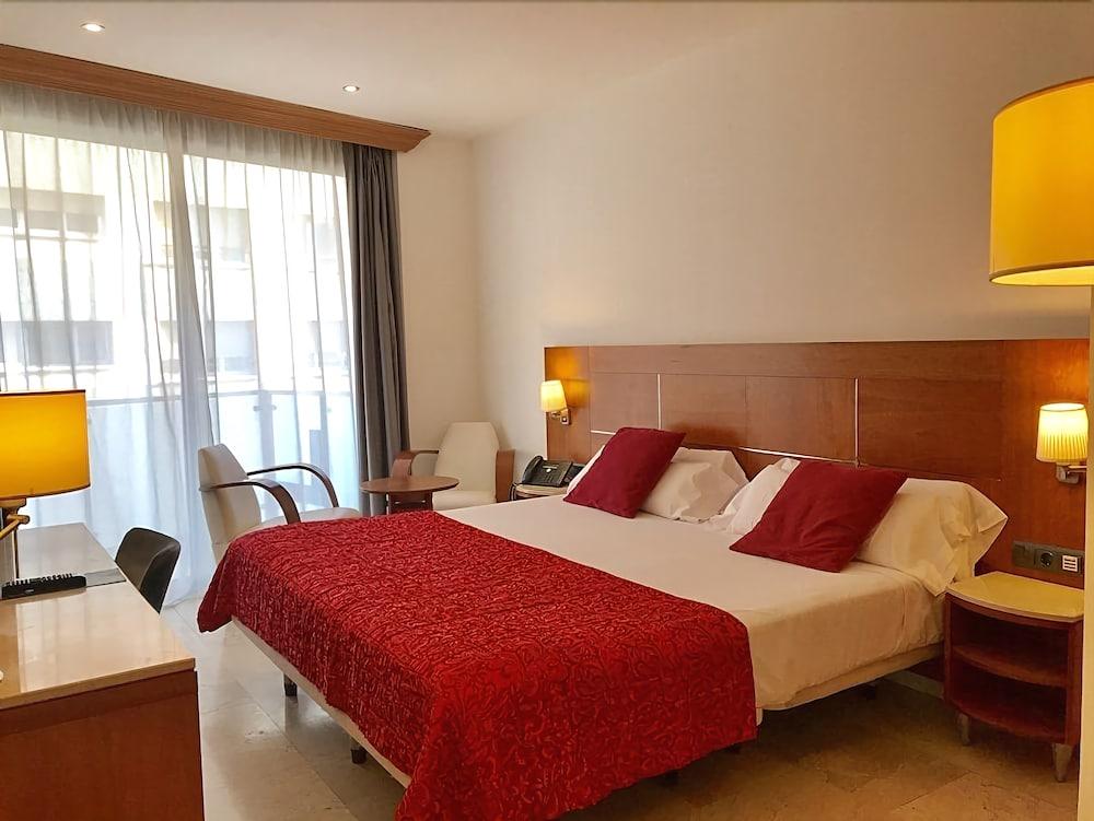 Hotel Calasanz Molins de Rei Εξωτερικό φωτογραφία