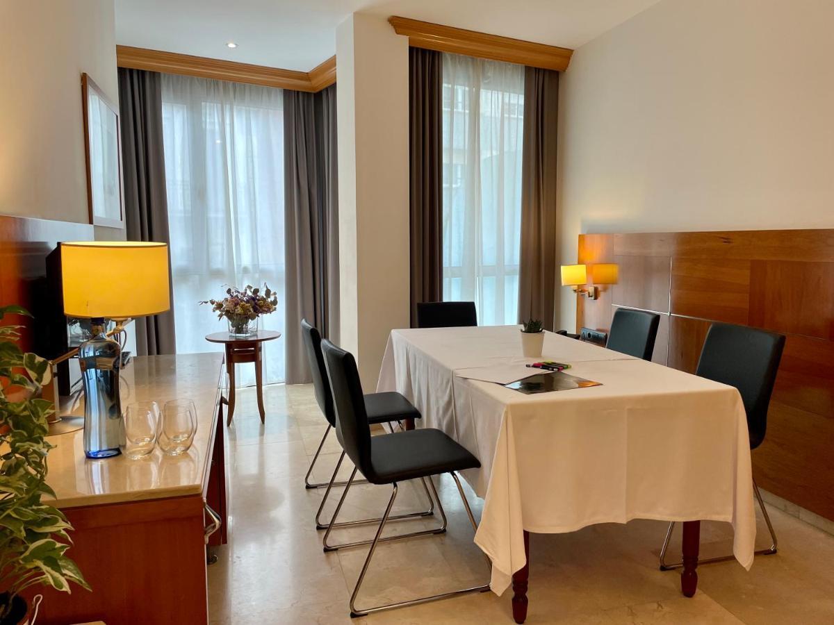 Hotel Calasanz Molins de Rei Εξωτερικό φωτογραφία