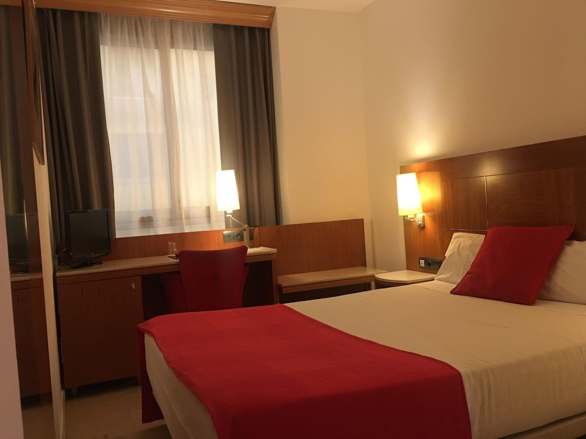 Hotel Calasanz Molins de Rei Εξωτερικό φωτογραφία