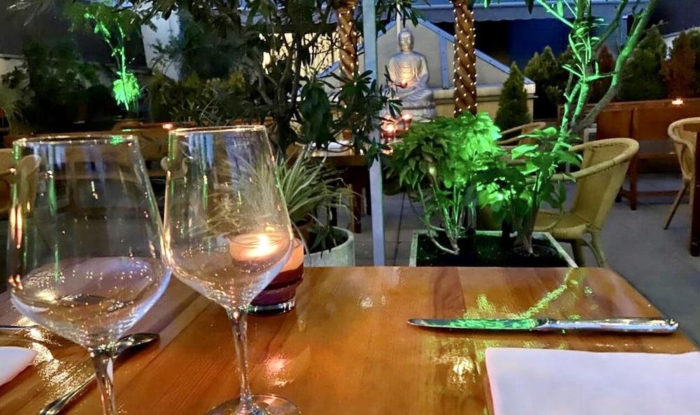 Hotel Calasanz Molins de Rei Εξωτερικό φωτογραφία