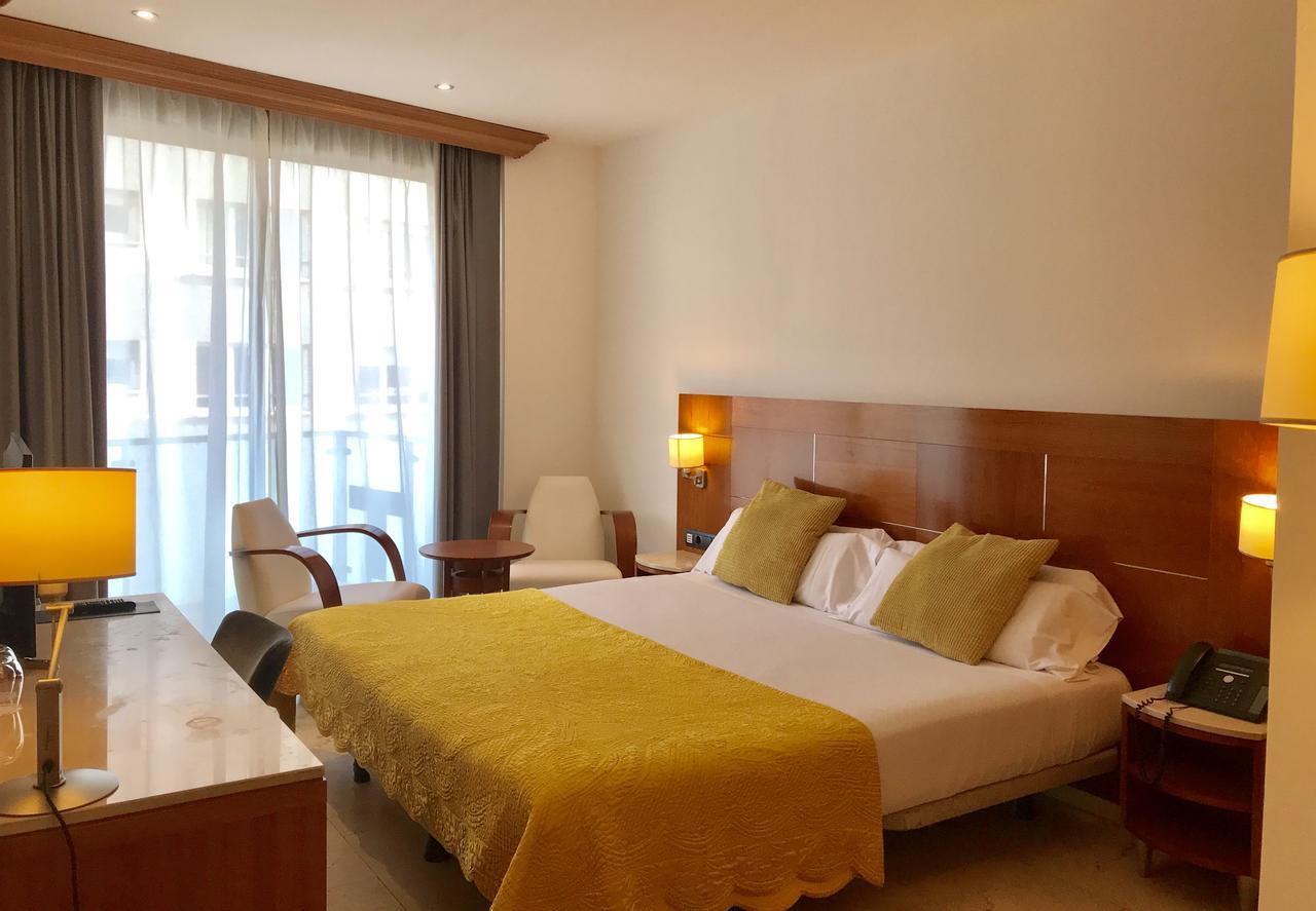 Hotel Calasanz Molins de Rei Εξωτερικό φωτογραφία