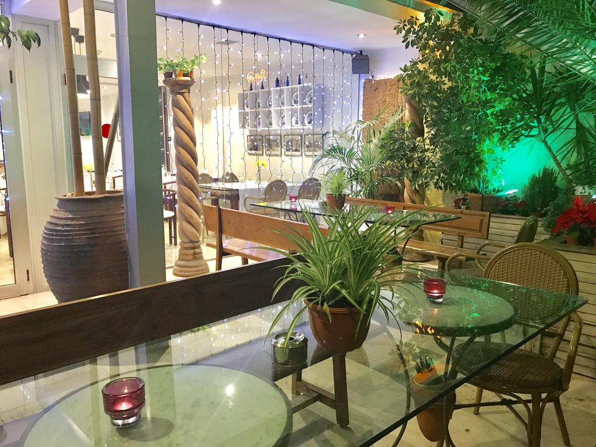 Hotel Calasanz Molins de Rei Εξωτερικό φωτογραφία